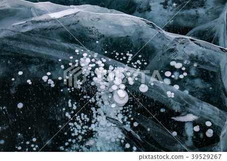 湖中氣泡 湖中氣泡 39529267