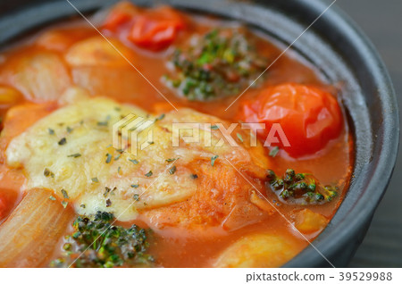 燉雞配番茄 39529988