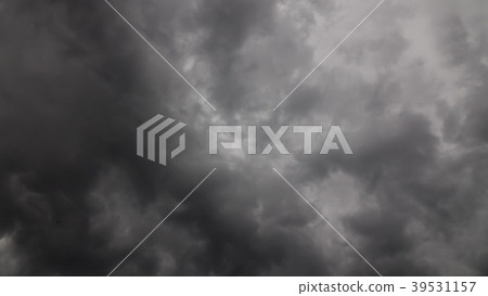 Heavy clouds 16: 9 39531157