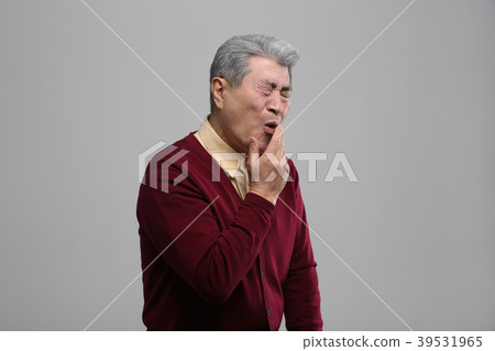 Asian man's facial expression, senior, middle-aged, senior, close-up, health, impression, emotion Asian man's facial expression, senior, middle-aged, senior, close-up, health, impression, emotion 39531965