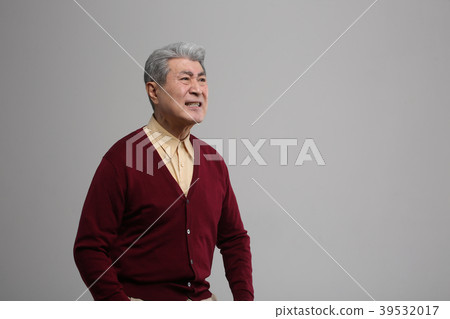 Asian man's facial expression, senior, middle-aged, senior, close-up, health, impression, emotion 39532017