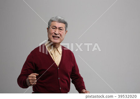 亞洲人的面部表情,資深,中年,資深,特寫鏡頭,健康,印象,情感 亞洲人的面部表情,資深,中年,資深,特寫鏡頭,健康,印象,情感 39532020