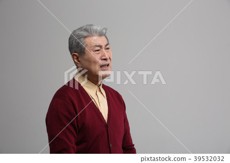 Asian man's facial expression, senior, middle-aged, senior, close-up, health, impression, emotion Asian man's facial expression, senior, middle-aged, senior, close-up, health, impression, emotion 39532032