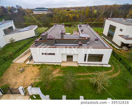 Modern country houses under construction Modern country houses under construction 39532816