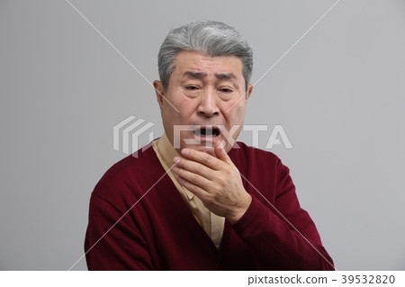 亞洲人的面部表情，資深，中年，資深，特寫鏡頭，健康，印象，情感 39532820