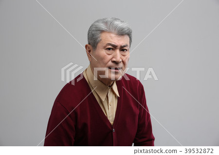 亞洲人的面部表情，資深，中年，資深，特寫鏡頭，健康，印象，情感 39532872