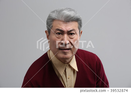 亞洲人的面部表情，資深，中年，資深，特寫鏡頭，健康，印象，情感 39532874