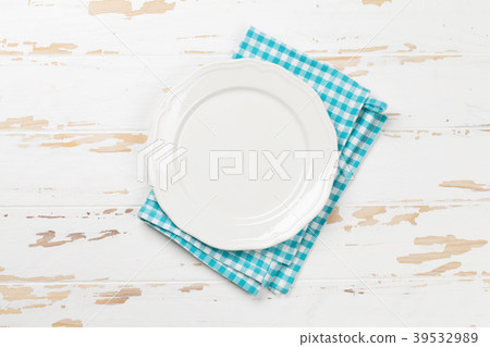Empty plate 39532989