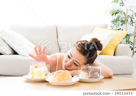 飲食女性 39533455