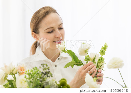 女性的生活方式插花 女性的生活方式插花 39536948