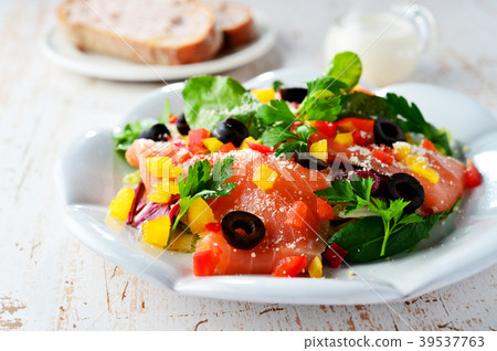 Smoked salmon caesar salad Smoked salmon caesar salad 39537763