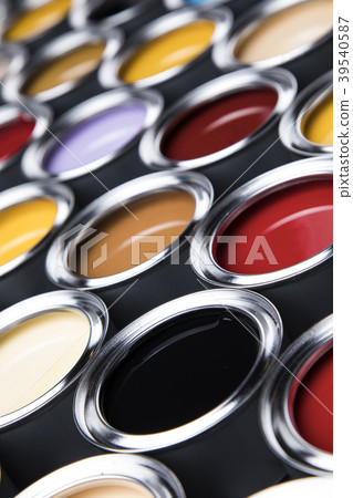 Colorful paint cans set 39540587