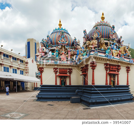 Sri Mariamman Hindu Temple in Chinatown, Singapore Sri Mariamman Hindu Temple in Chinatown, Singapore 39541007