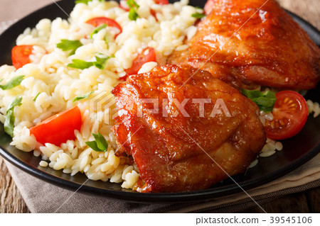Delicious glazed chicken thighs with rice Delicious glazed chicken thighs with rice 39545106