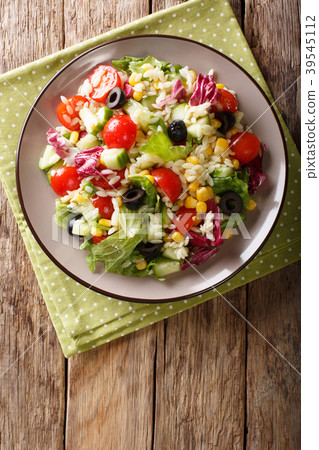 Italian vegetable salad with orozo pasta Italian vegetable salad with orozo pasta 39545112