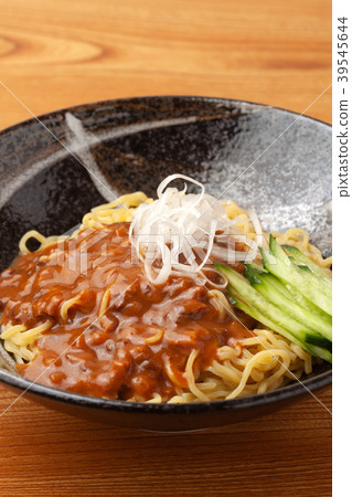 Jarger noodles Jarger noodles 39545644