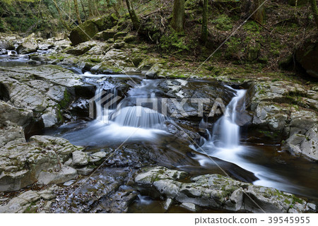 Sister Falls Akame Shimonawa Falls (Nabari City, Mie Prefecture) Sister Falls Akame Shimonawa Falls (Nabari City, Mie Prefecture) 39545955