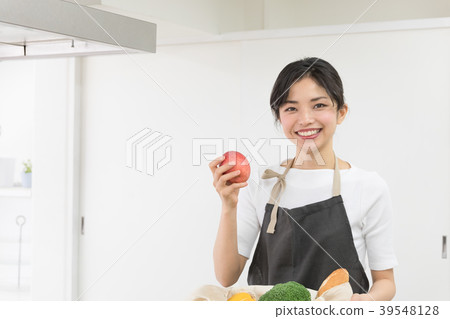 Women's lifestyle kitchen Women's lifestyle kitchen 39548128