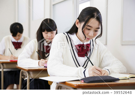 學校課堂學生上課學習 39552648