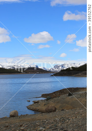 Spring arctic landscape 39552762