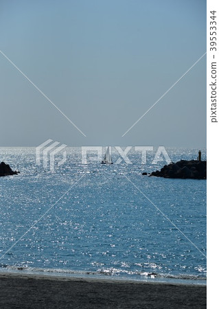 在高知縣Teyu Coast Yachts的晴朗天空下玩蔚藍的大海 39553344