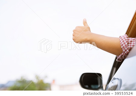 Man traveler ready to leave drive a car  39553524