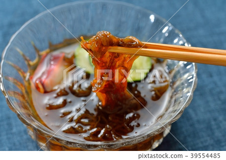 Mozuku(mozuku醋/ mozuku / mozuku醋),來自沖繩縣的原始mozuku製成的mozuku醋。 Mozuku(mozuku醋/ mozuku / mozuku醋),來自沖繩縣的原始mozuku製成的mozuku醋。 39554485