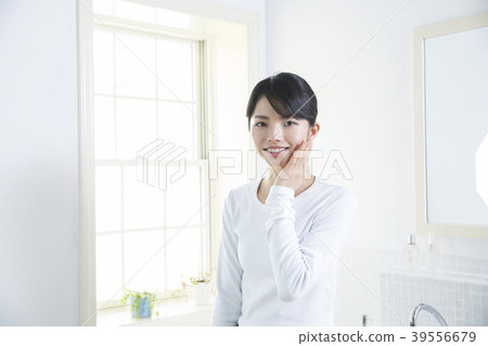 Beauty image · young woman Beauty image · young woman 39556679