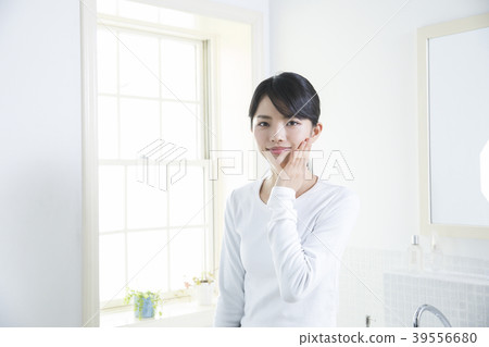 Beauty image · young woman Beauty image · young woman 39556680