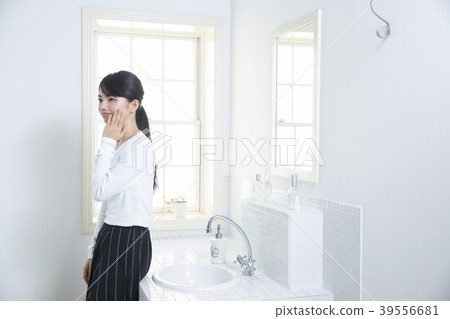 Beauty image · young woman Beauty image · young woman 39556681