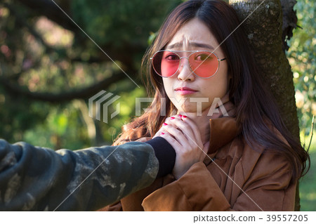 Happy woman Happy woman 39557205