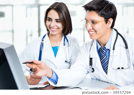 Team of doctors Team of doctors 39557294