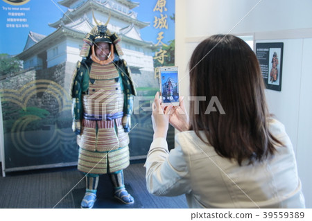 Senior couple enjoying Odawara Castle sightseeing 39559389
