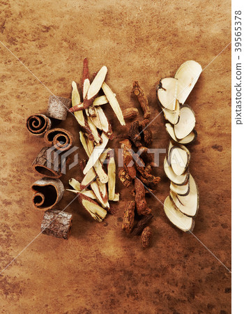 Cinnamon, Licorice, Roundwood, Hovenia 39565378