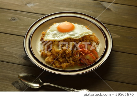 Kimchi fried rice Kimchi fried rice 39565670