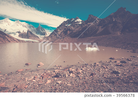 Los Glaciares National Park 39566378