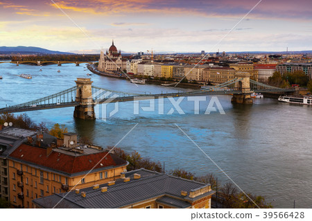 Historical center of Budapest with Chain Bridge and Parliament Historical center of Budapest with Chain Bridge and Parliament 39566428