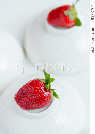 Healing fruits strawberry Healing fruits strawberry Super food Nutrition Healing fruits strawberry Healing fruits strawberry Super food Nutrition 39578704