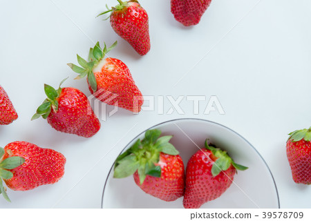 Healing fruits strawberry Healing fruits strawberry Super food Nutrition Healing fruits strawberry Healing fruits strawberry Super food Nutrition 39578709