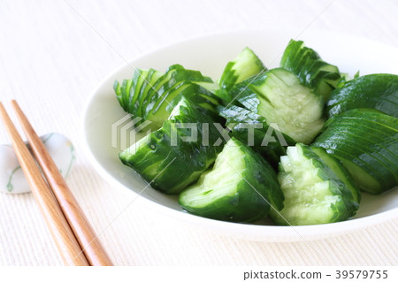 配上醃辣椒 39579755