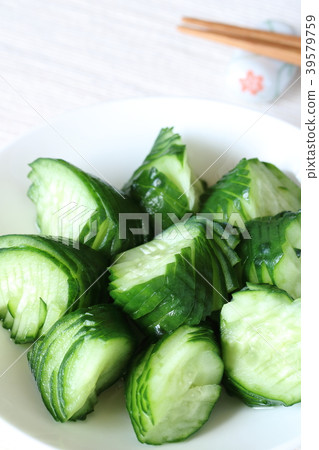 Served with pickled pepper 39579759