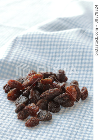 Raisins 39579824