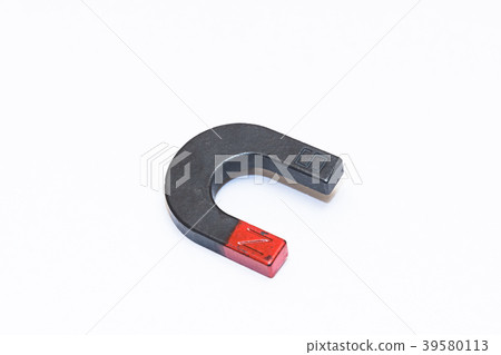 U形磁鐵/白色背景 39580113
