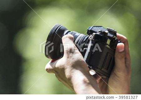 Photograph of single-lens reflex camera 39581327