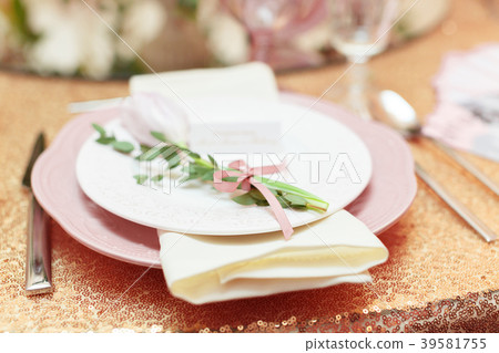 plate in restaurant plate in restaurant 39581755