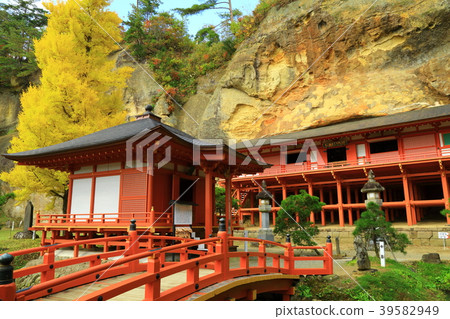 Hiraizumi Tadani洞穴Bishamon寺廟秋葉風景 39582949
