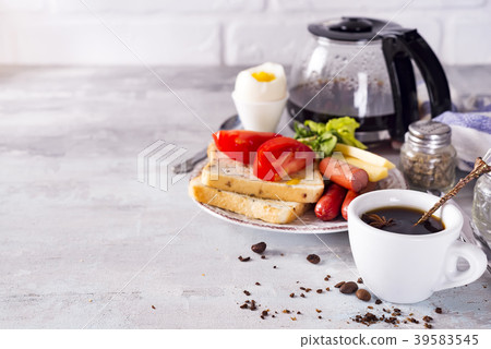 Fresh delicious breakfast with soft boiled egg 39583545