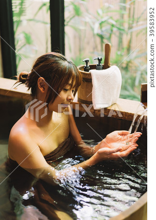 Onsen series: Asian woman taking a bath Onsen series: Asian woman taking a bath 39583952