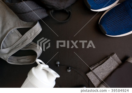 Frame with the image of a sport uniform, shoes, ba 39584924