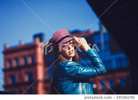 Outdoor beauty portrait woman, fashion model 39586290